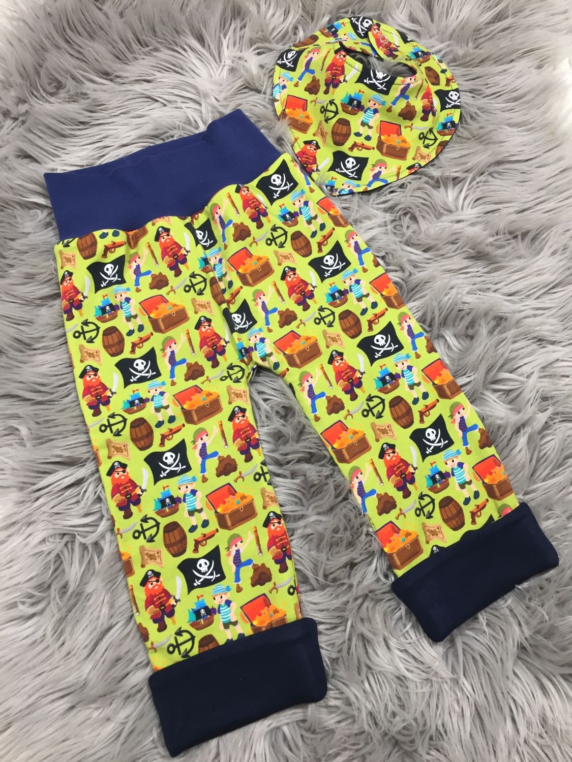 Variante: Spielhose mit Umschlag Variante: Spielhose mit Umschlag